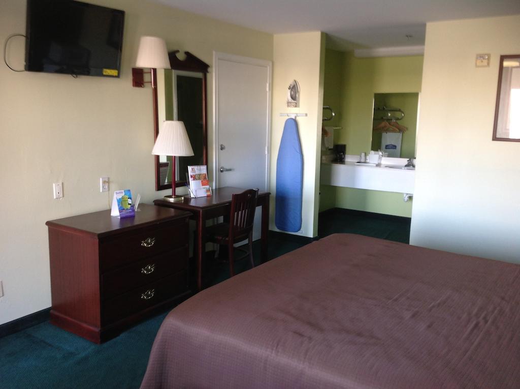 Howard Johnson By Wyndham Near Lone Star Park 2* Grand Prairie