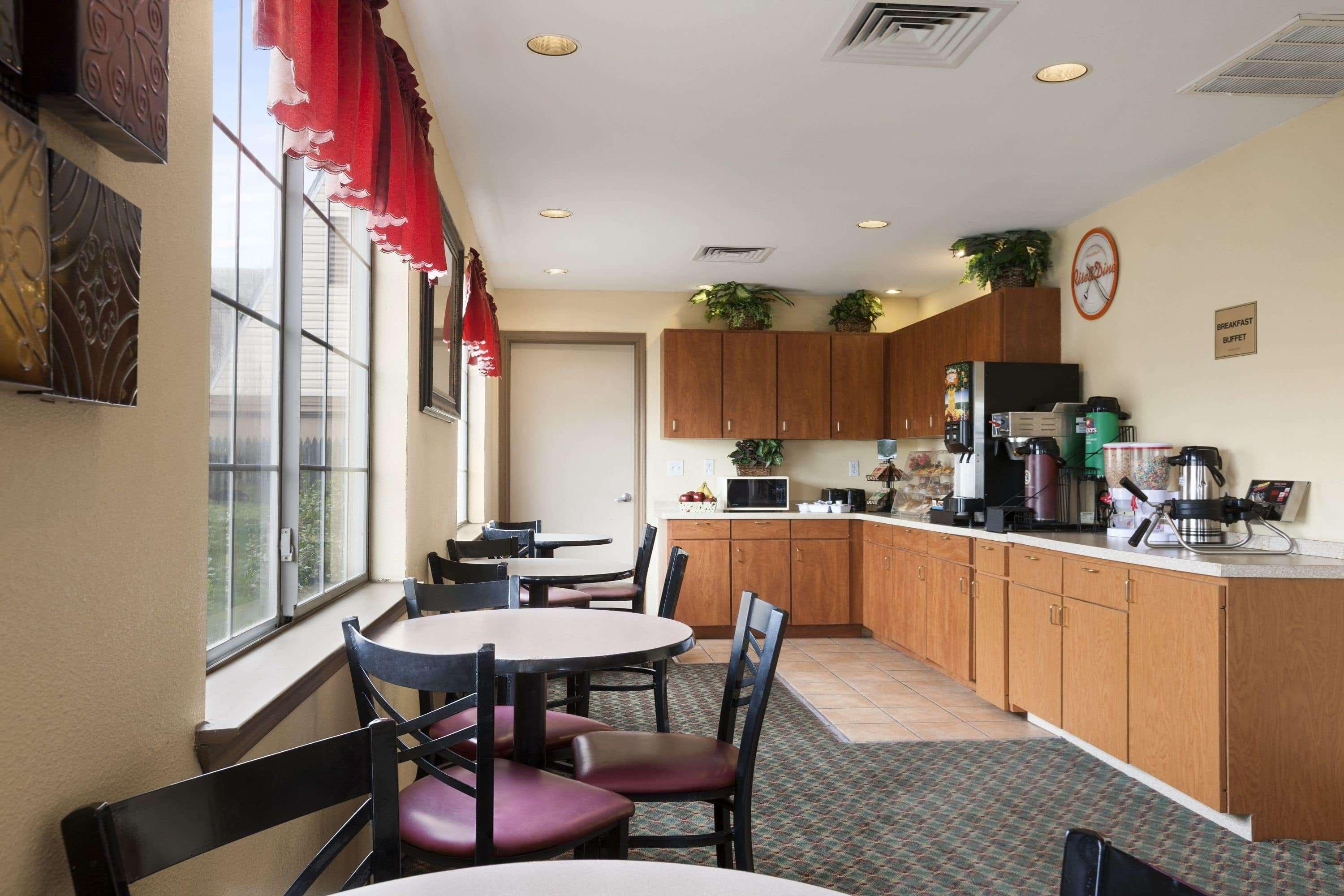 Motel Howard Johnson By Wyndham Near Lone Star Park Grand Prairie