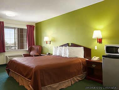 Motel Howard Johnson By Wyndham Near Lone Star Park Grand Prairie